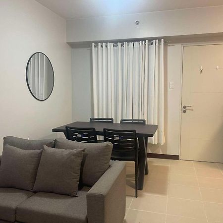 Verdon Parc Davao City With Balcony By Darpm Exterior photo